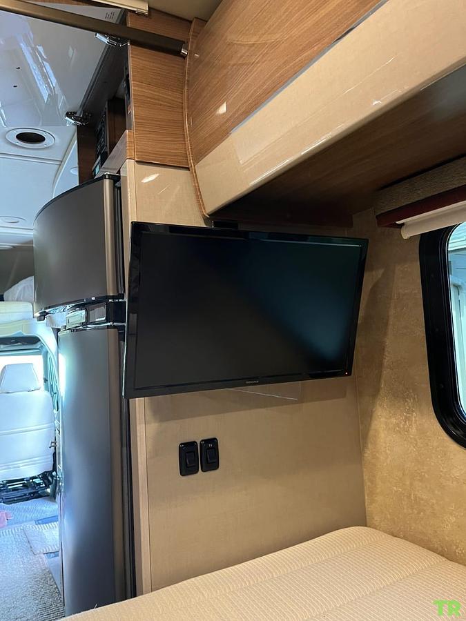 Used 2017 Winnebago View 25j