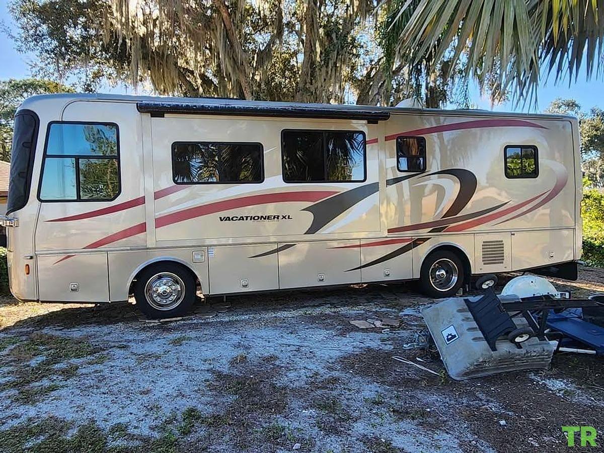 Used 2008 Holiday Rambler Vacationer XL 34PDD Cummins Diesel Pre-DEF 57K Miles