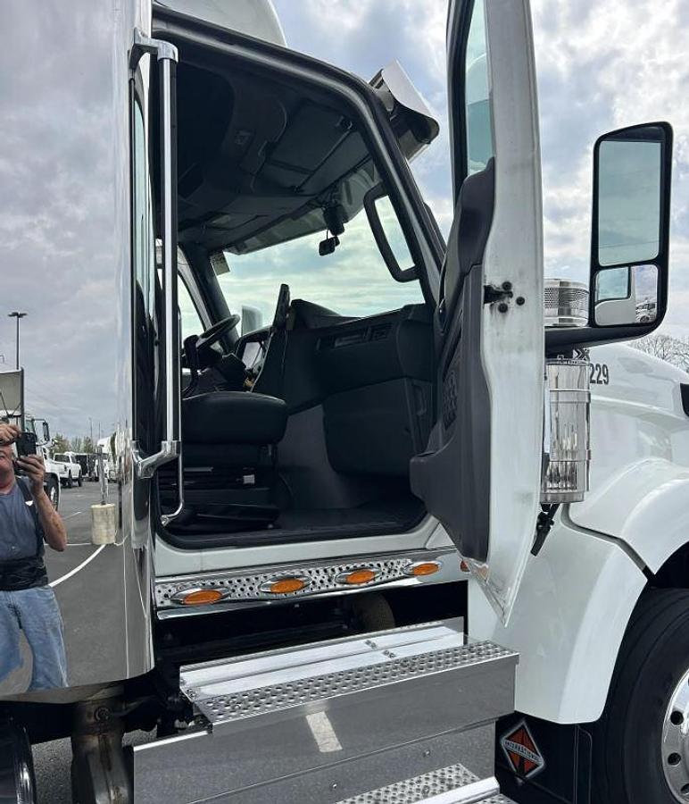 Used 2023 INTERNATIONAL HX