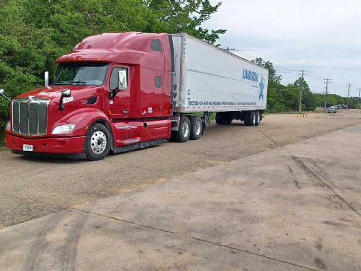 Used 2020 Peterbilt 579 Conventional Sleeper Semi