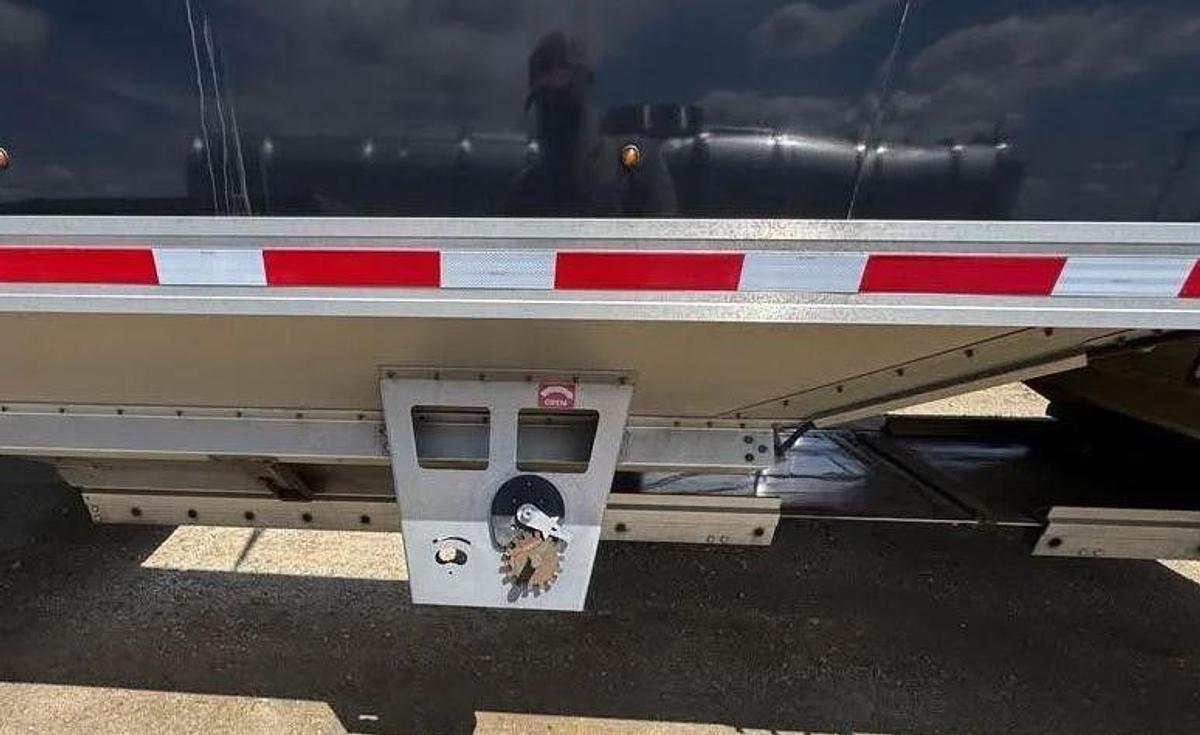 Used 2022 EBY 50 ft x 102 in Trailer