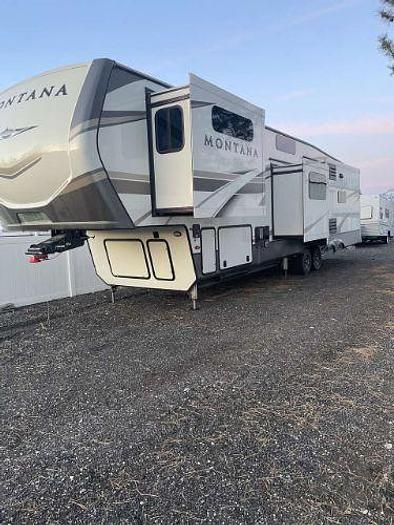 Used 2020 Keystone Montana 3854BR
