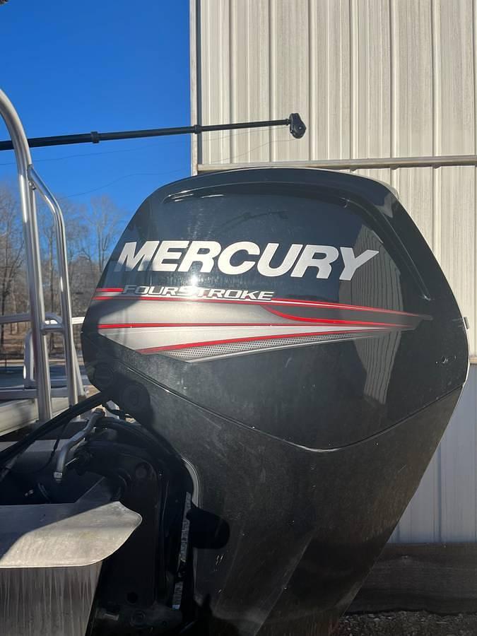 Used 2020 Suntracker Pontoon Sport Fish Deluxe