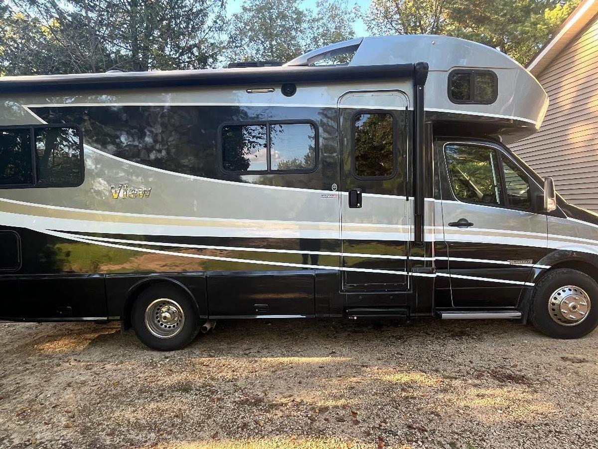 Used 2019 Winnebago View 24V Class C Motorhome