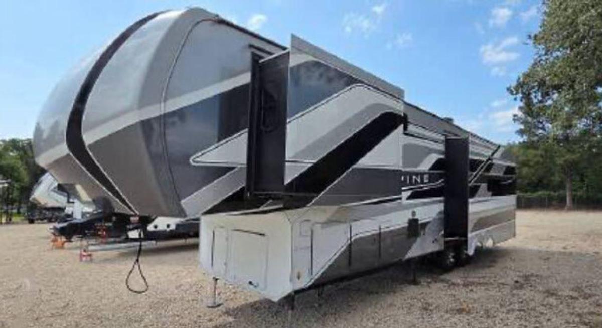 Used 2024 Keystone Alpine 3303CK Fifth Wheel