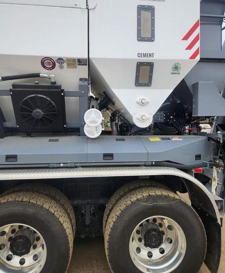 Used 2024 Cemen Tech C60 Volumetric Mixer Truck
