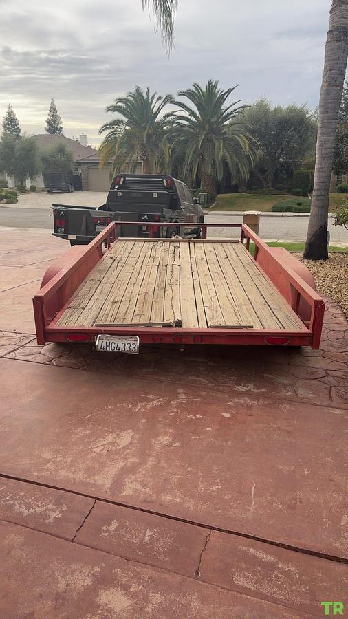 Used 2000 Load Trail Trailer