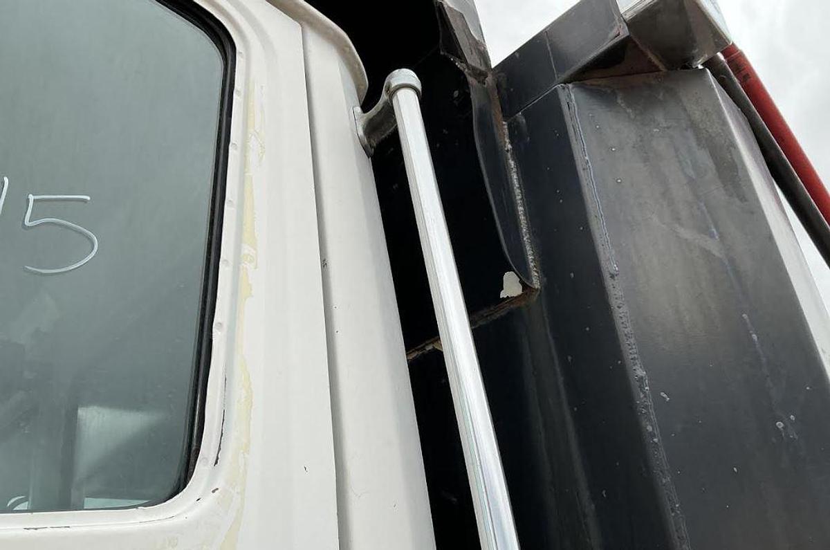 Used Freightliner F180 Dump Truck