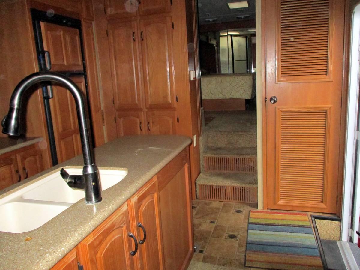 Used 2009 Keystone Montana 3400RL