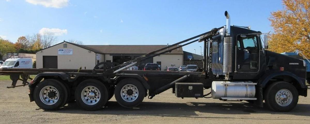 Used 2005 Kenworth T800 Roll Off Truck