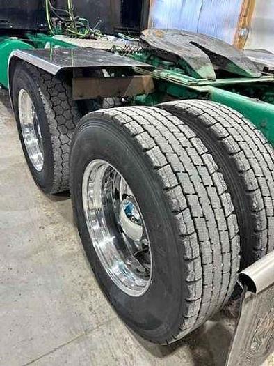 Used 2005 KENWORTH W900L