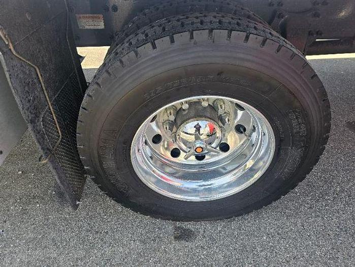 Used 2019 Cascadia 116