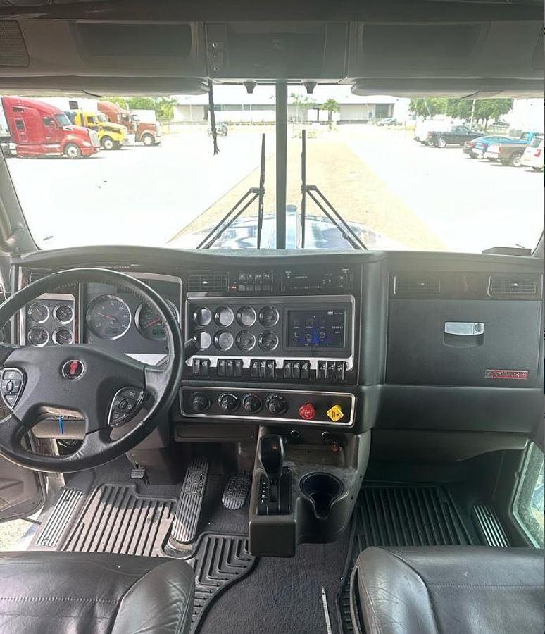 Used 2020 Kenworth W900 Sleeper Semi Truck
