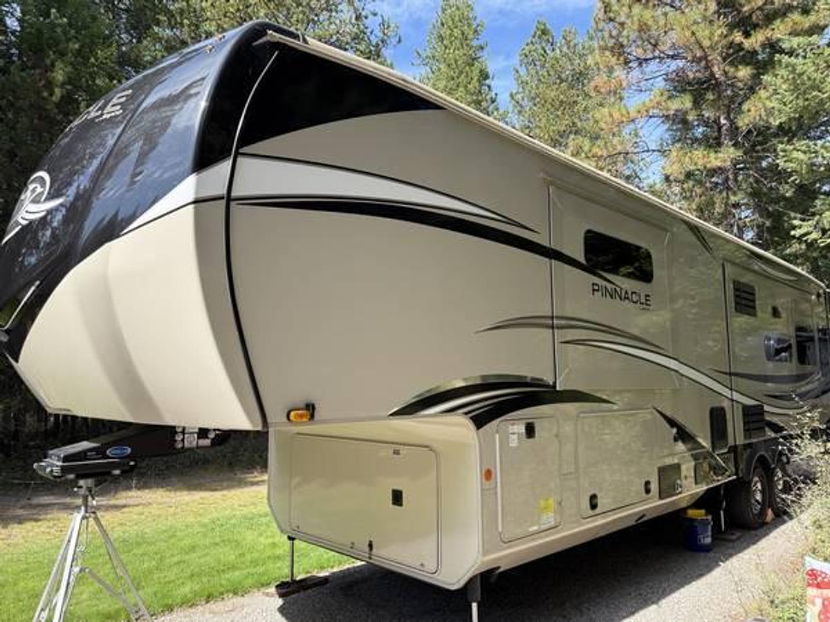 Used 2021 Jayco Pinnacle 36FBTS Fifth Wheel