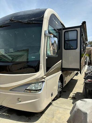 Used 2008 Fleetwood Revolution LE 40E