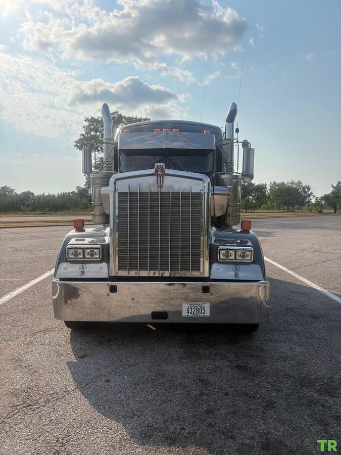 Used 2019 Kenworth W900L