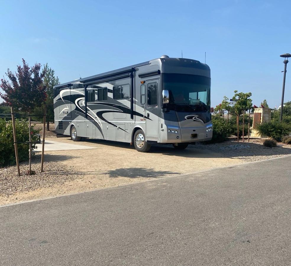 Used 2010 Winnebago Tour 40BD Class A Motorhome