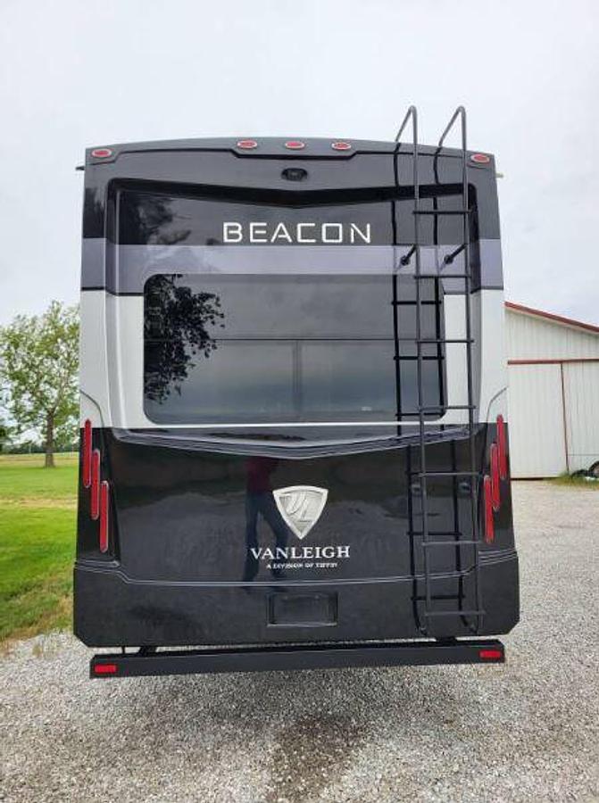 Used 2020 Vanleigh Beacon 39 RLB Fifth Wheel