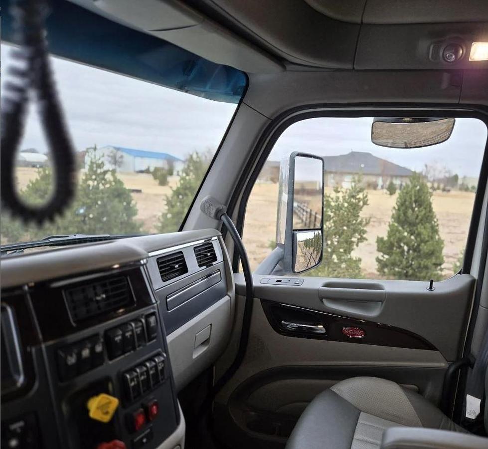 Used 2021 Peterbilt 567 Sleeper Truck