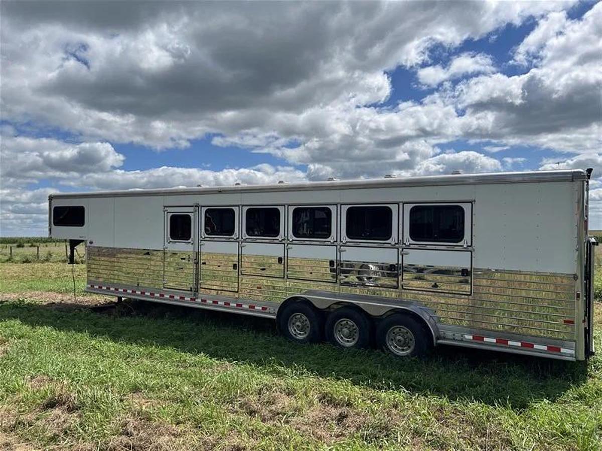 Used 2010 Sundowner Sunlite 720 6 Horse