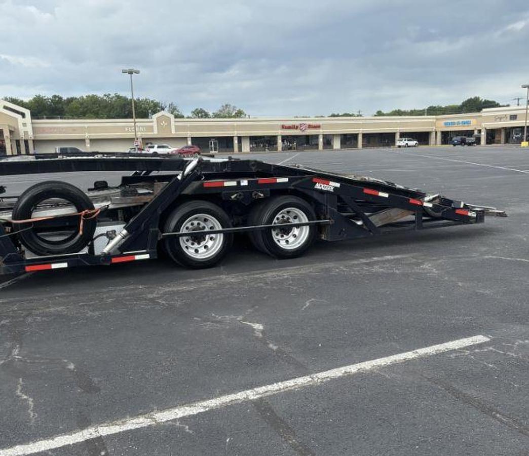 Used 2018 Peterbilt 348 Car Hauler Truck