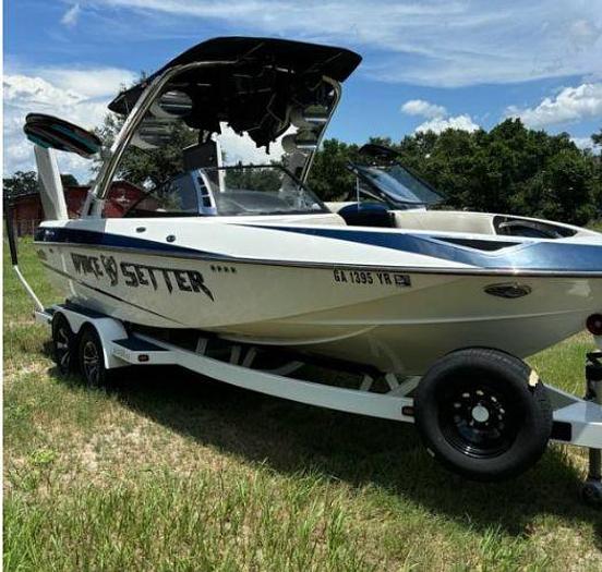 Used 2012 Malibu Wakesetter 23 LSV