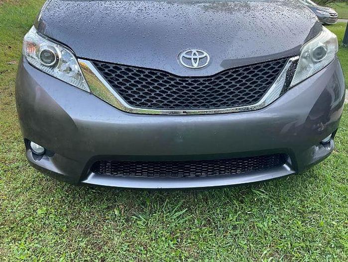 Used 2015 Toyota Sienna XLE