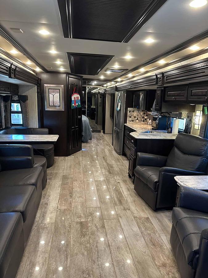 Used 2017 Newmar Dutch Star 4002