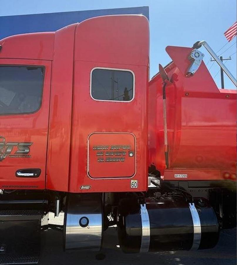 Used 2015 Peterbilt 579 End Dump Truck