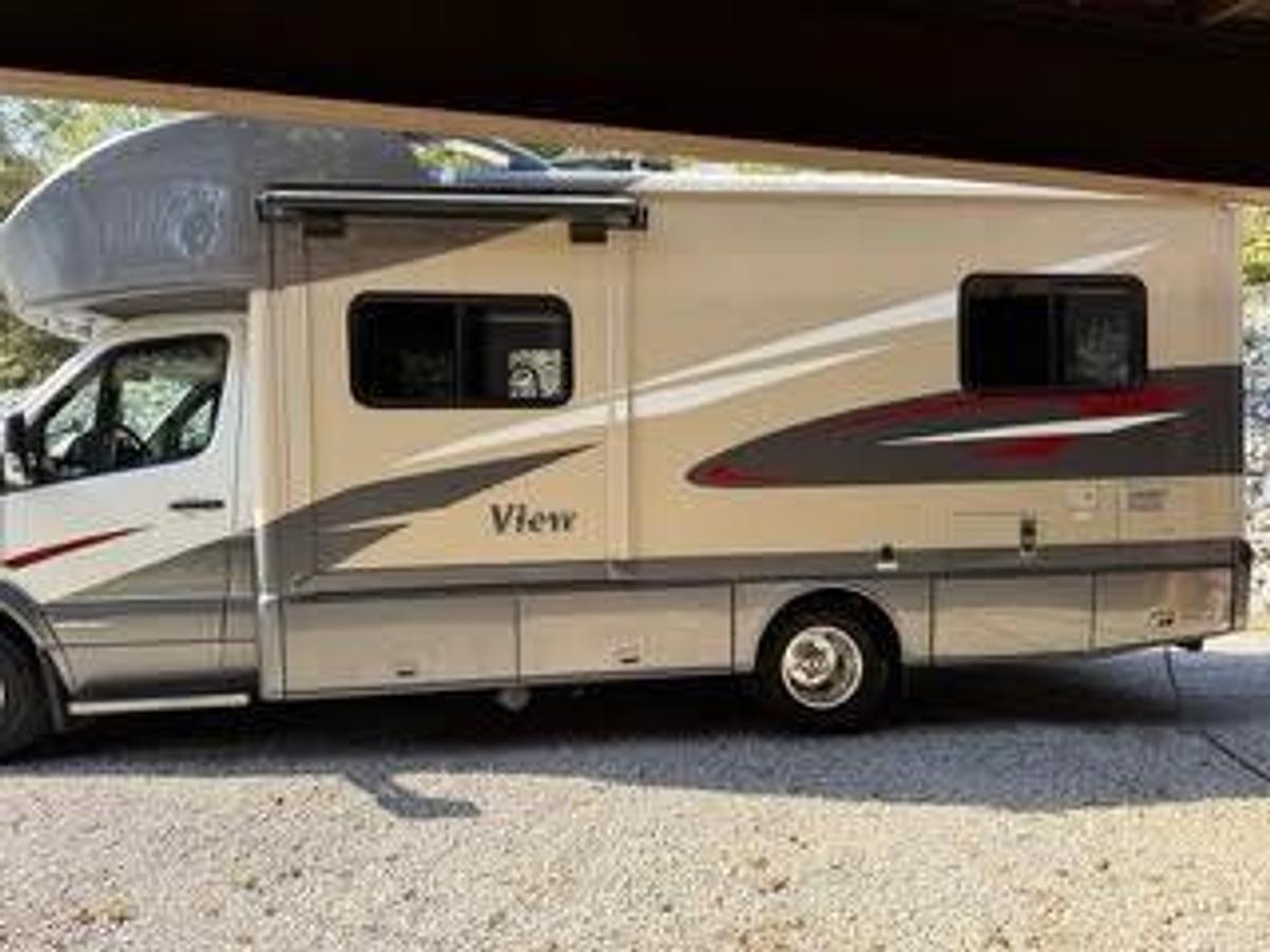 Used 2018 Winnebago View 24V Class C Motorhome