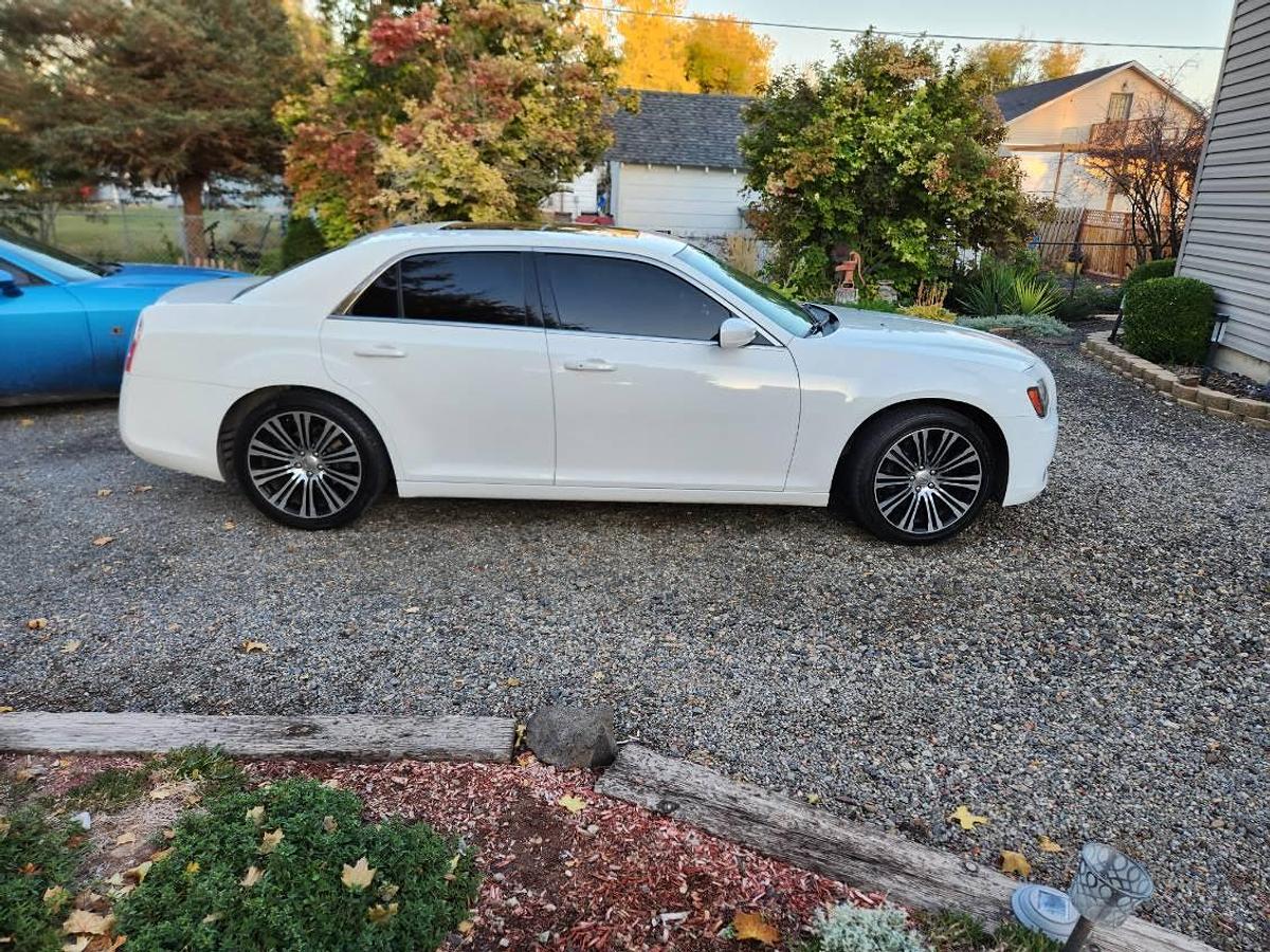 Used 2012 CHRYSLER 300S
