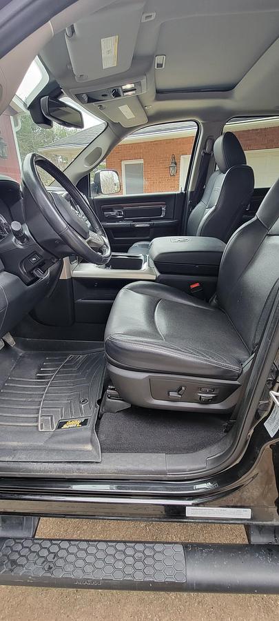 Used 2023 Vanleigh Vilano 320GK Fifth Wheel