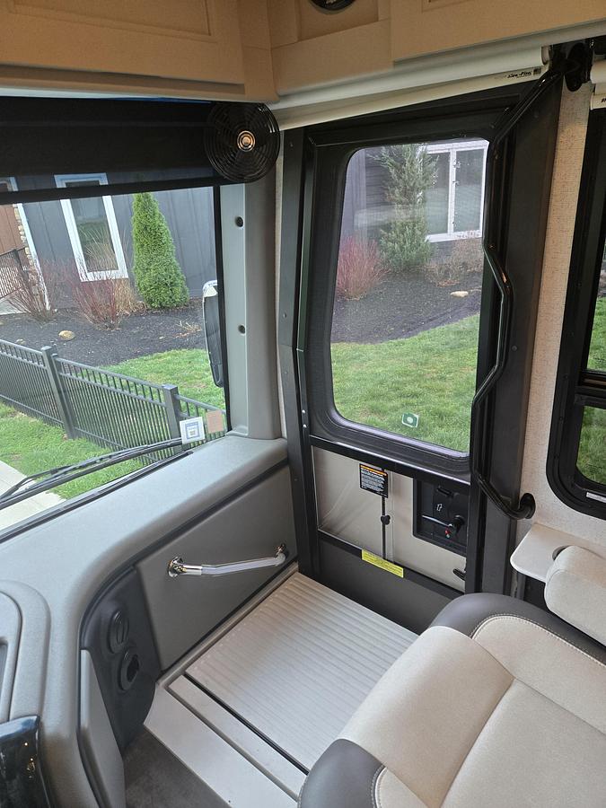 Used 2024 Thor Motorcoach Aria 4000