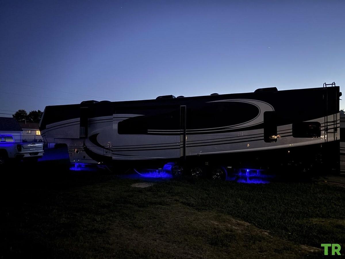 Used 2026 Luxe 48FB Toy Hauler