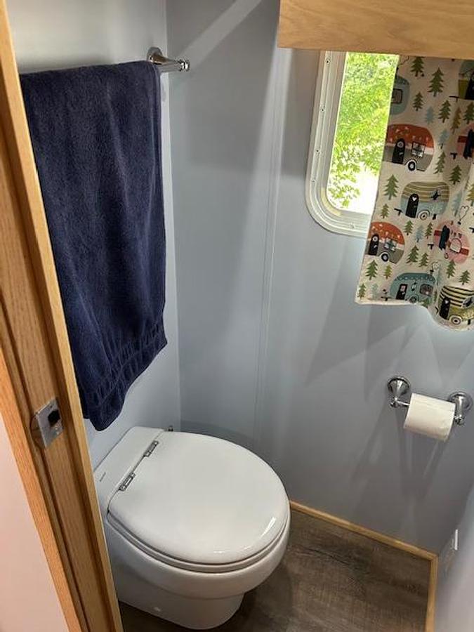 Used 2022 Space Craft V405 Fifth Wheel