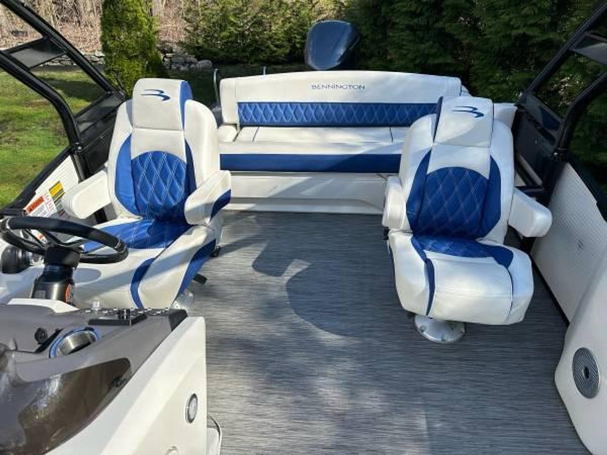 Used 2021 Bennington 23RSB Pontoon Boat