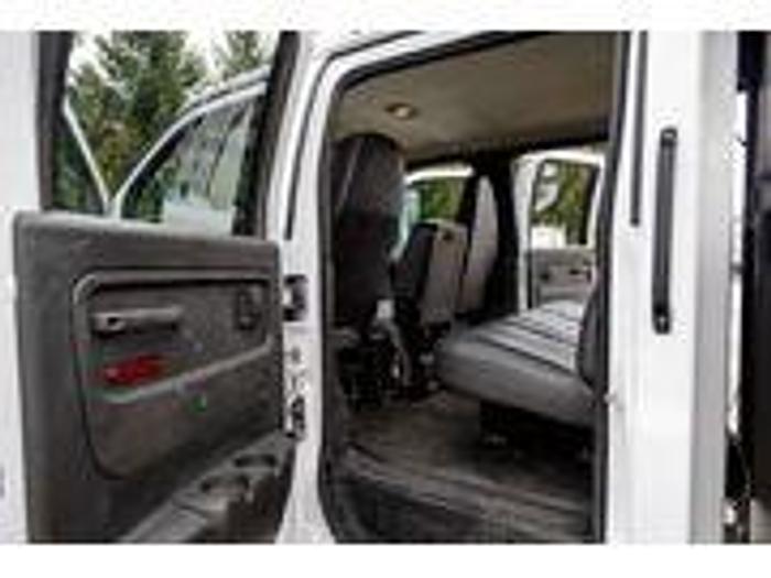 Used 2007 GMC 5500 Crewcab Roll Off Truck