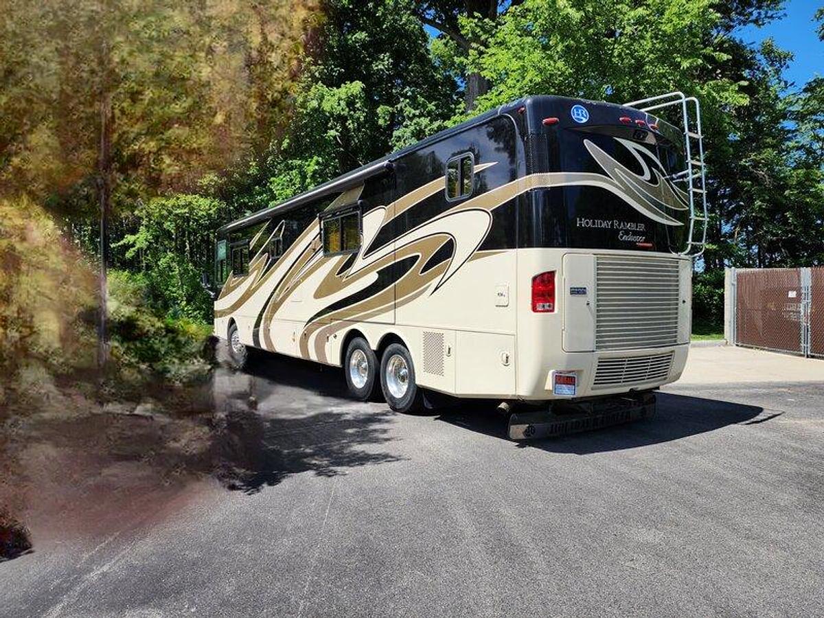 Used 2011 Holiday Rambler Endeavor 43DFT
