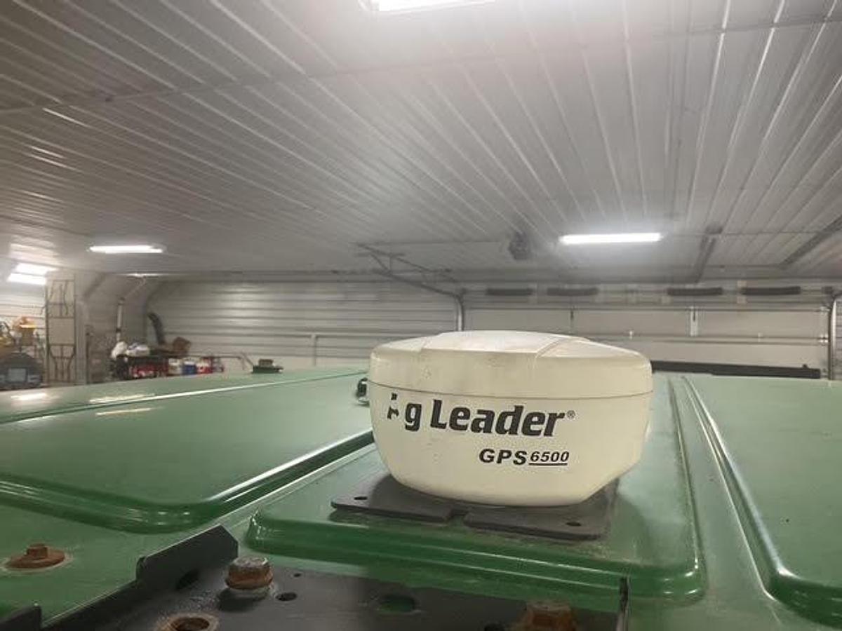 Used 2001 John Deere 4710 Self Propelled Sprayer