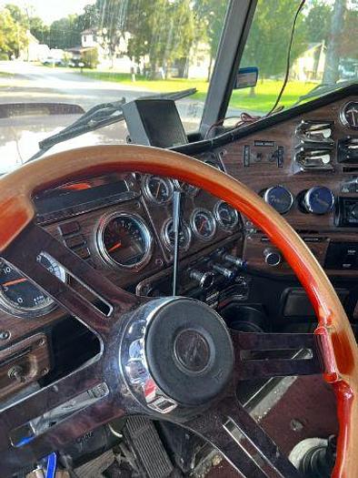 Used 2000 Freightliner Short Hood Classic