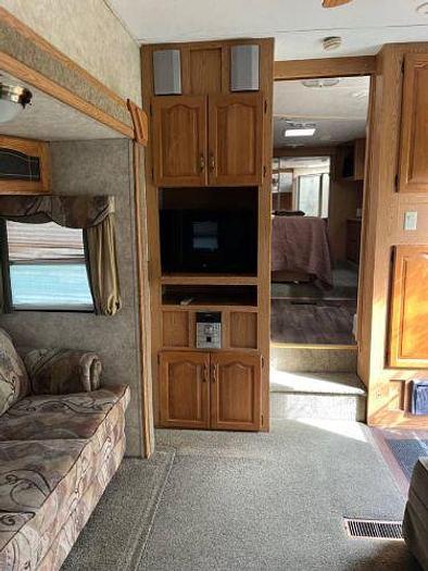 Used 2005 Keystone Montana Mountaineer