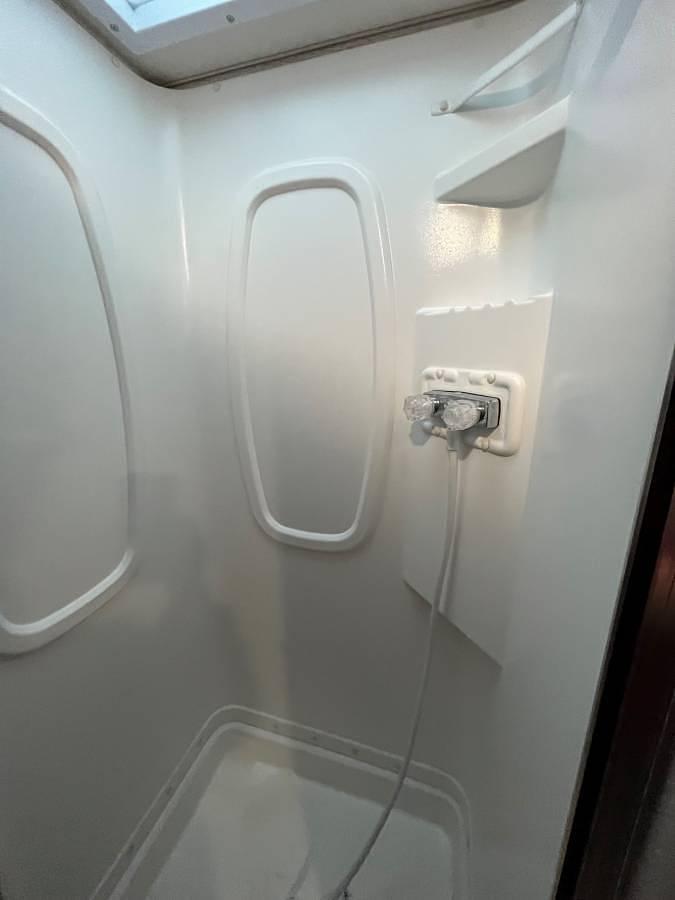 Used 2022 Winnebago Minnie Winnie E-Series 32-1 Class C Motorhome