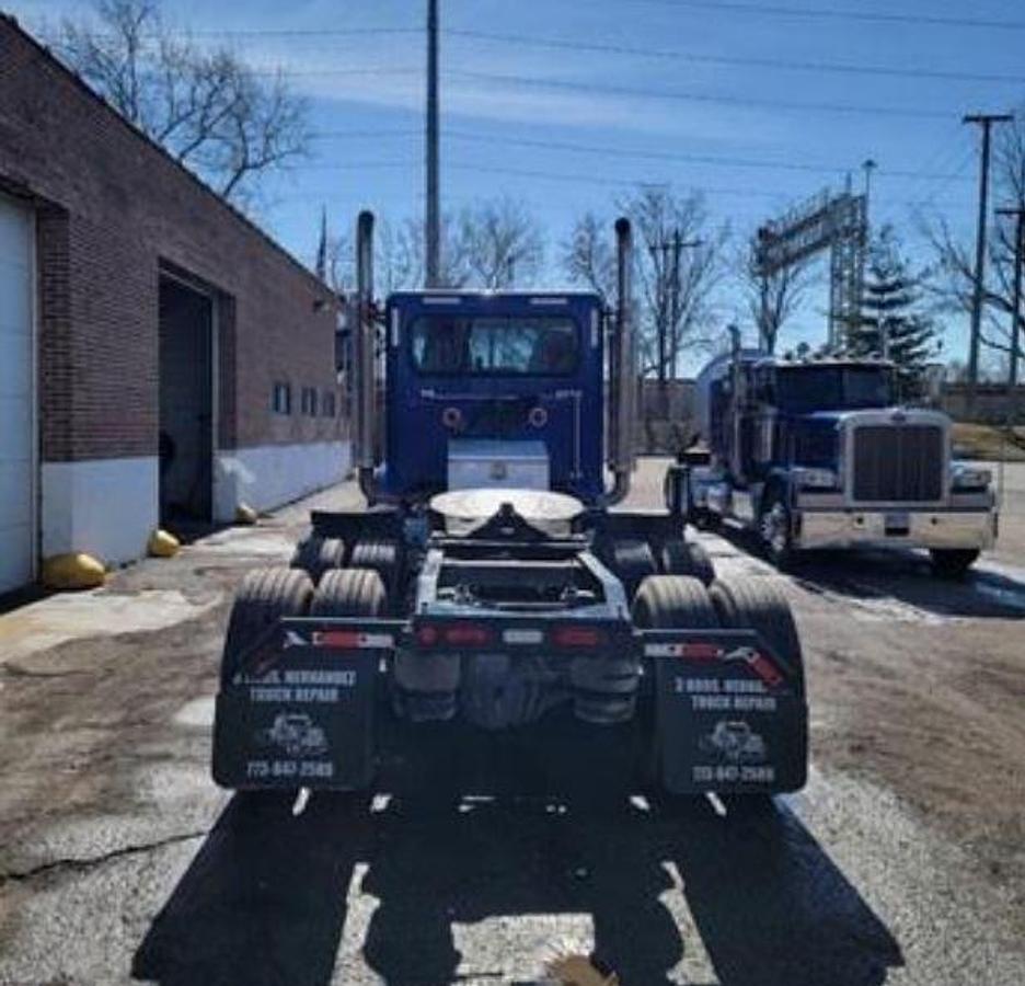 Used 2017 Peterbilt 389 Day Cab