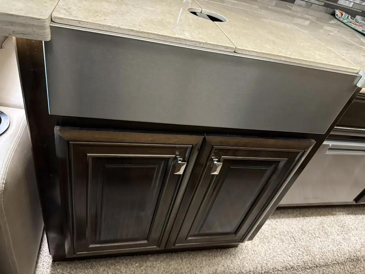 Used 2022 Fleetwood Discovery LXE 44H