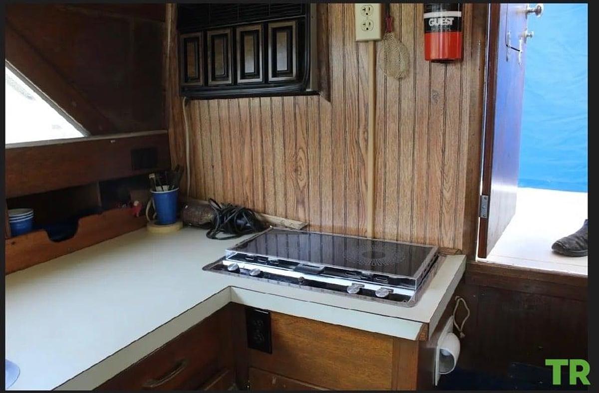 Used 1967 Chris-Craft Commander Classic Cruiser Boat