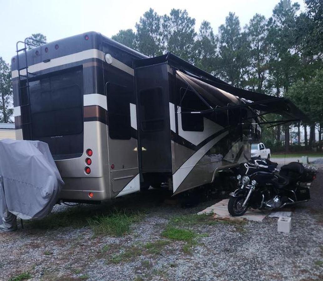 Used 2019 DRV MOBILE SUITES 44 HOUSTON Fifth Wheel