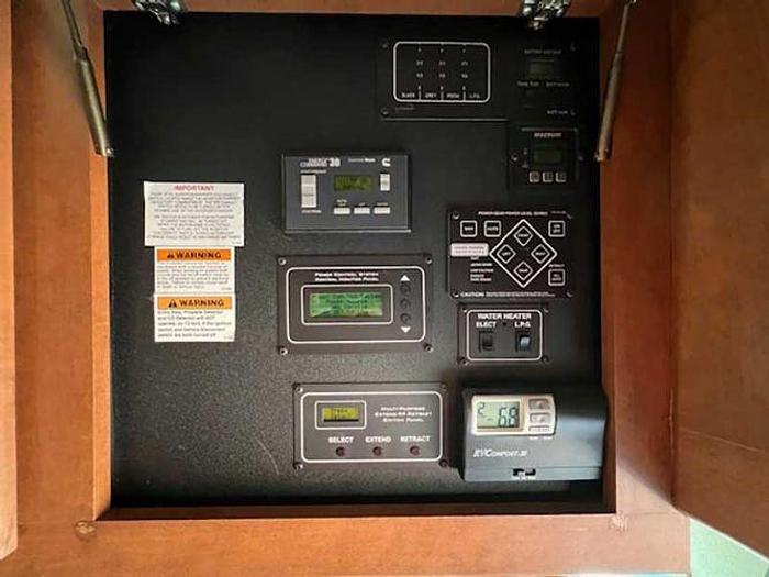 Used 2013 Fleetwood DISCOVERY 36J