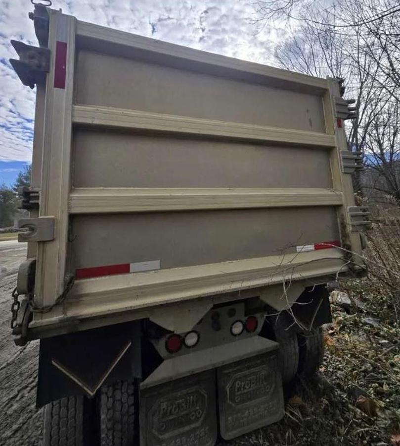 Used 2015 Kenworth T800 Dump Truck