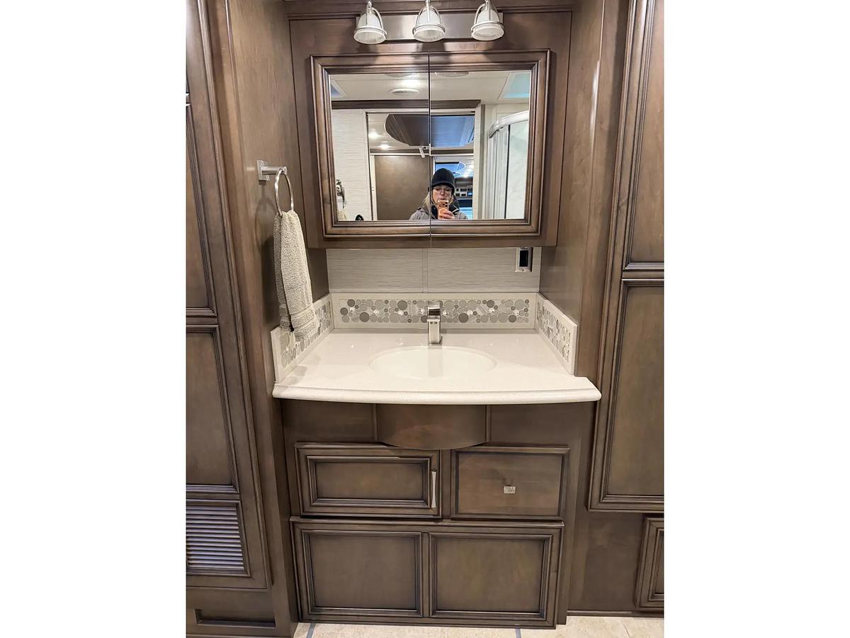 Used 2019 Newmar Ventana 3709