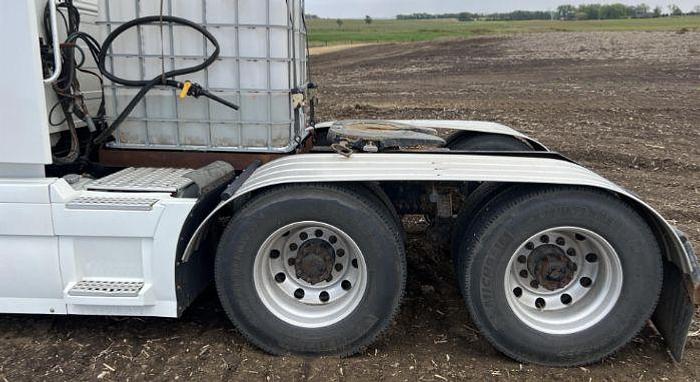 Used 2016 Volvo VNL64T630